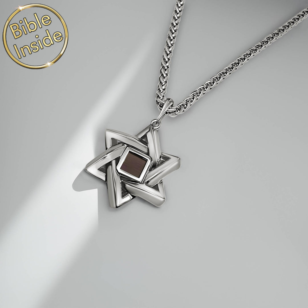 שרשרת מגן דוד גברית עם ננו תנ"ך – מתנה בעלת משמעות לגבר לחג פסח