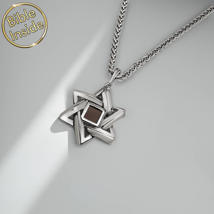 שרשרת מגן דוד גברית עם ננו תנ"ך – מתנה בעלת משמעות לגבר לחג פסח