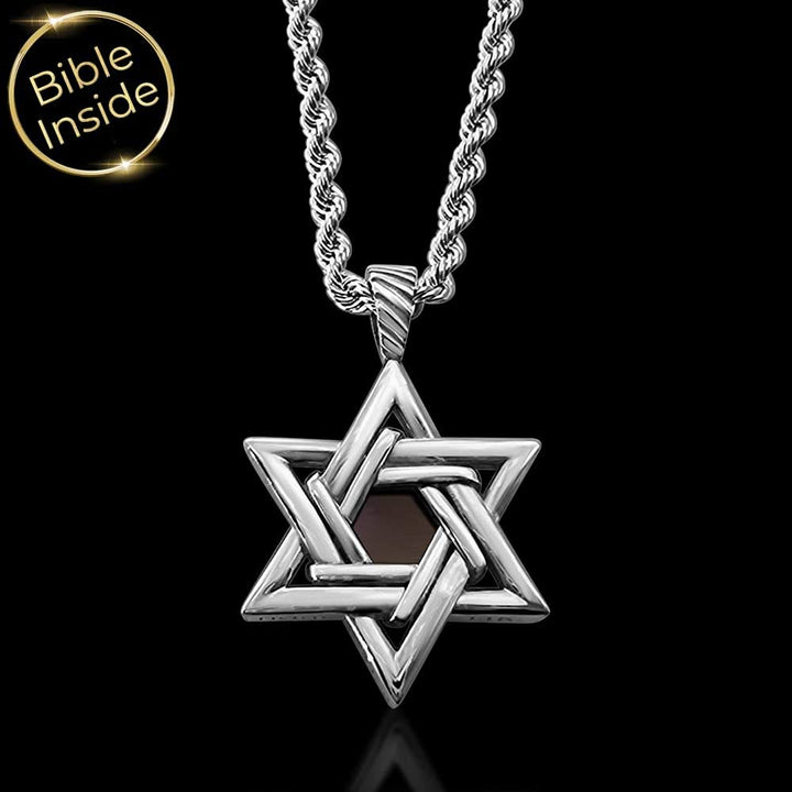 מתנות לגיוס קרבי – שרשרת ננו תנ״ך בעיצוב מגן דוד לגבר צעיר