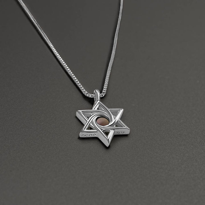 מתנות לבר מצווה עם משמעות – תליון מגן דוד וננו תנ"ך בכסף