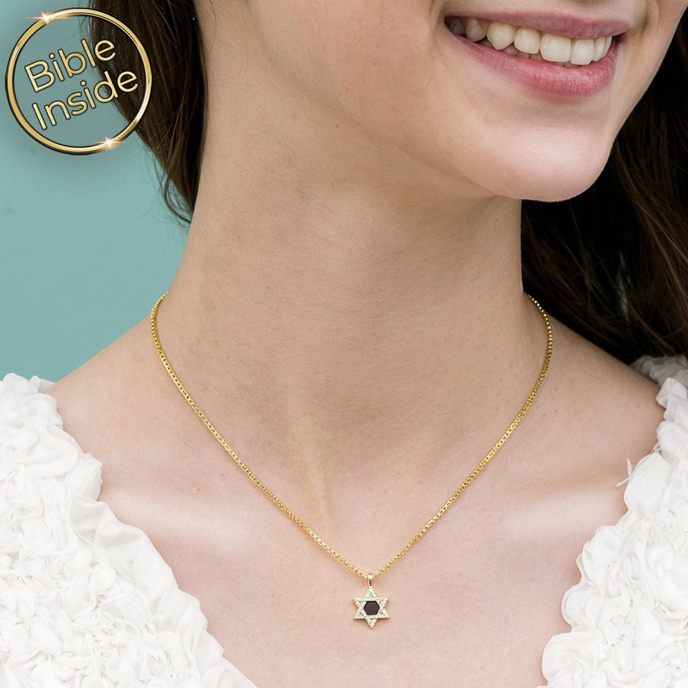 מתנה מיוחדת לבת מצווה שרשרת מגן דוד עם ננו תנ"ך מבית שלמא