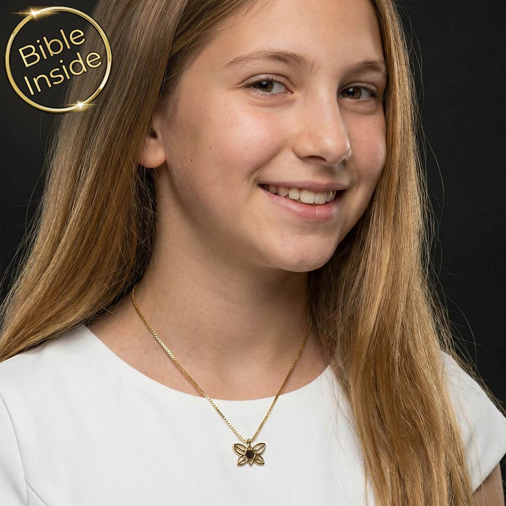 תכשיט צעיר לבת מצווה בעיצוב מגן דוד עם כנפי פרפר