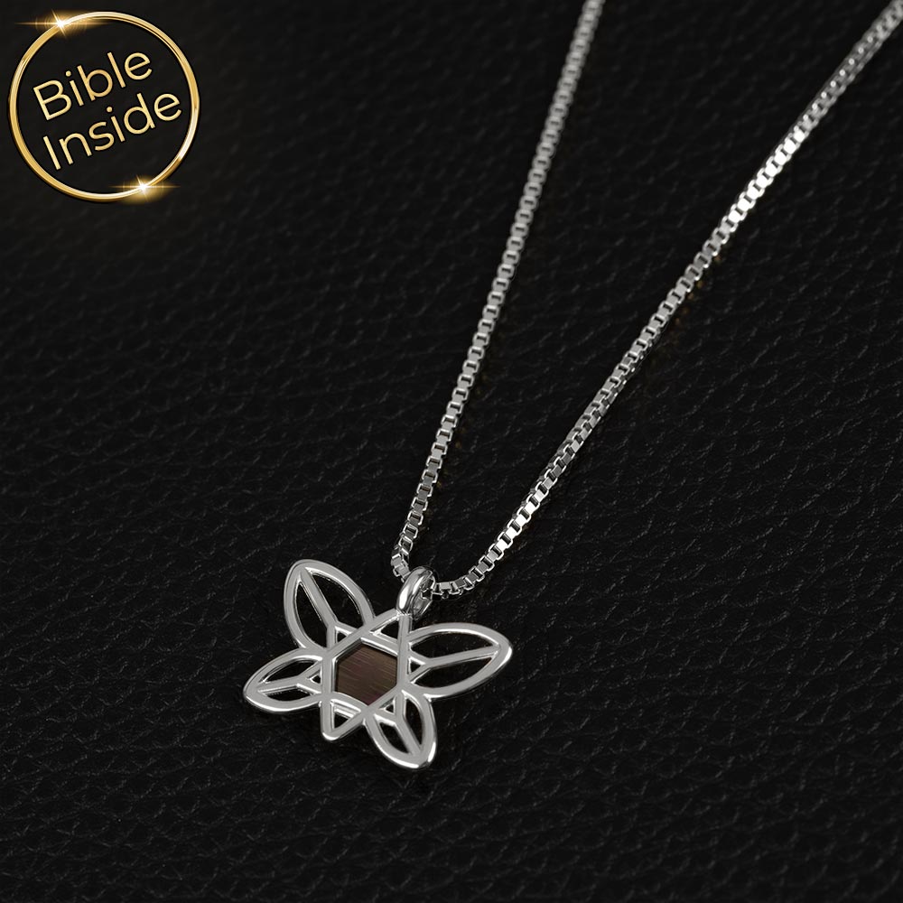 שרשרת כסף לבת מצווה בעיצוב מגן דוד קטן עם כנפי פרפר