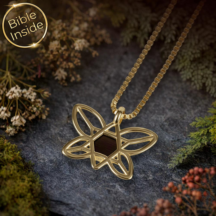 תכשיט זהב לבת מצווה מגן דוד בעיצוב פרפר