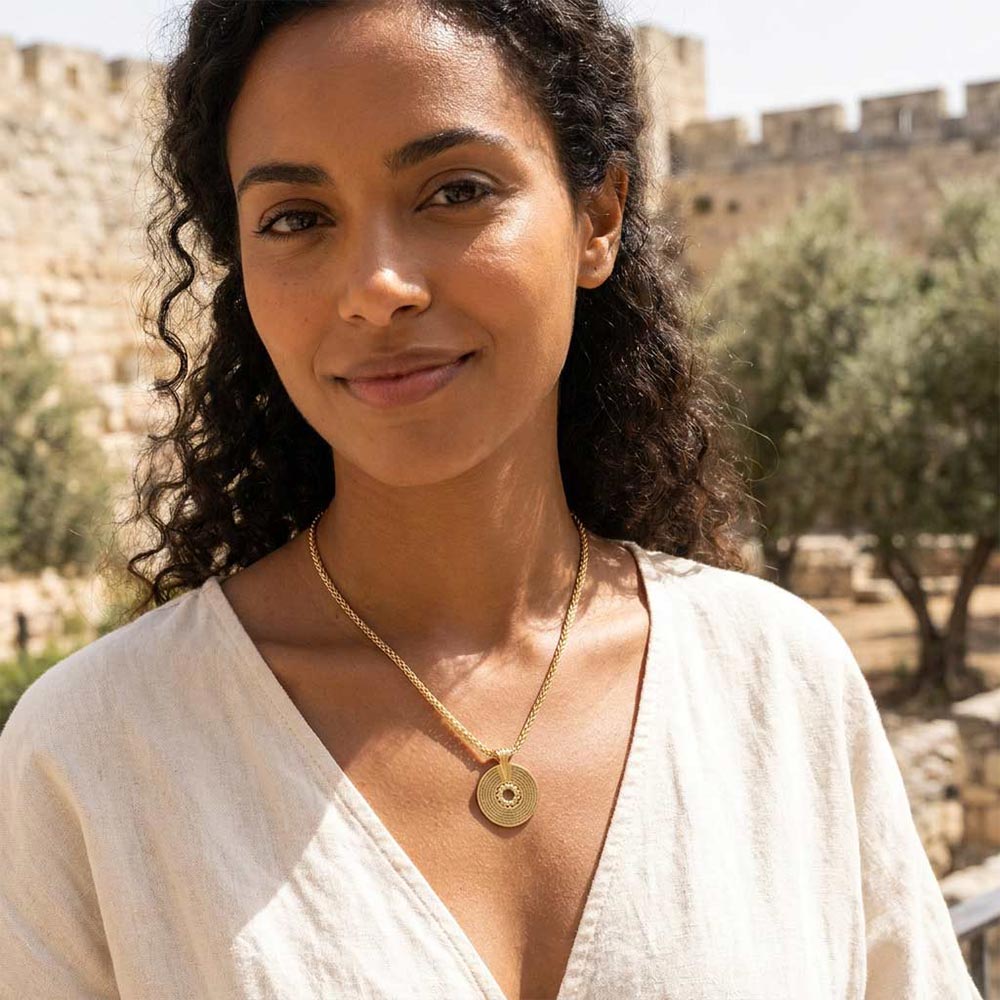 שרשרת אשת חיל, מתנה רוחנית לבת זוג או לחברה קרובה