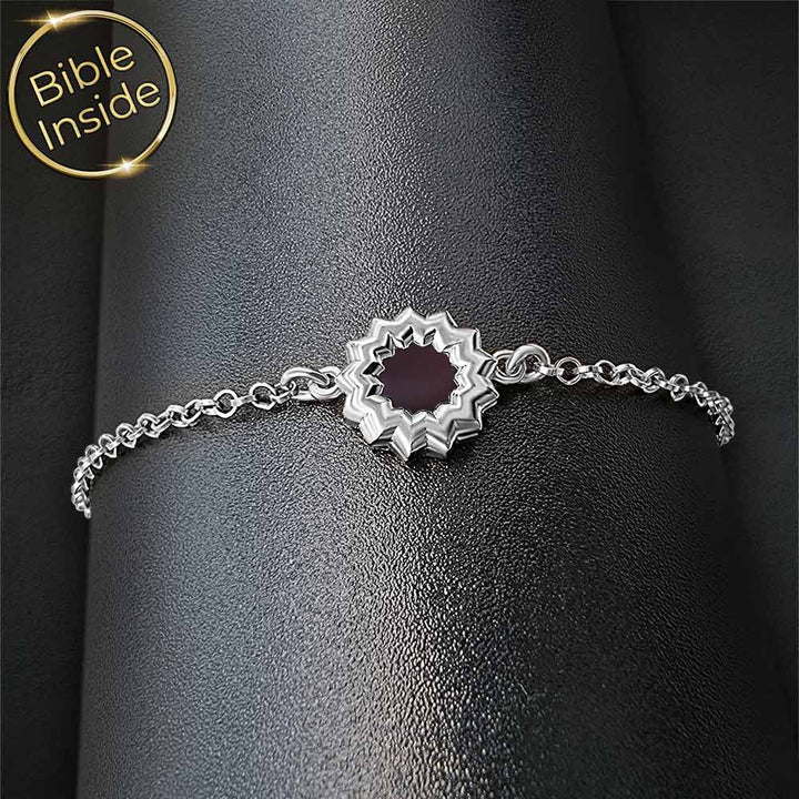 תכשיט לבת מצווה כסף סטרלינג בעיצוב פרח עם התנ"ך כולו