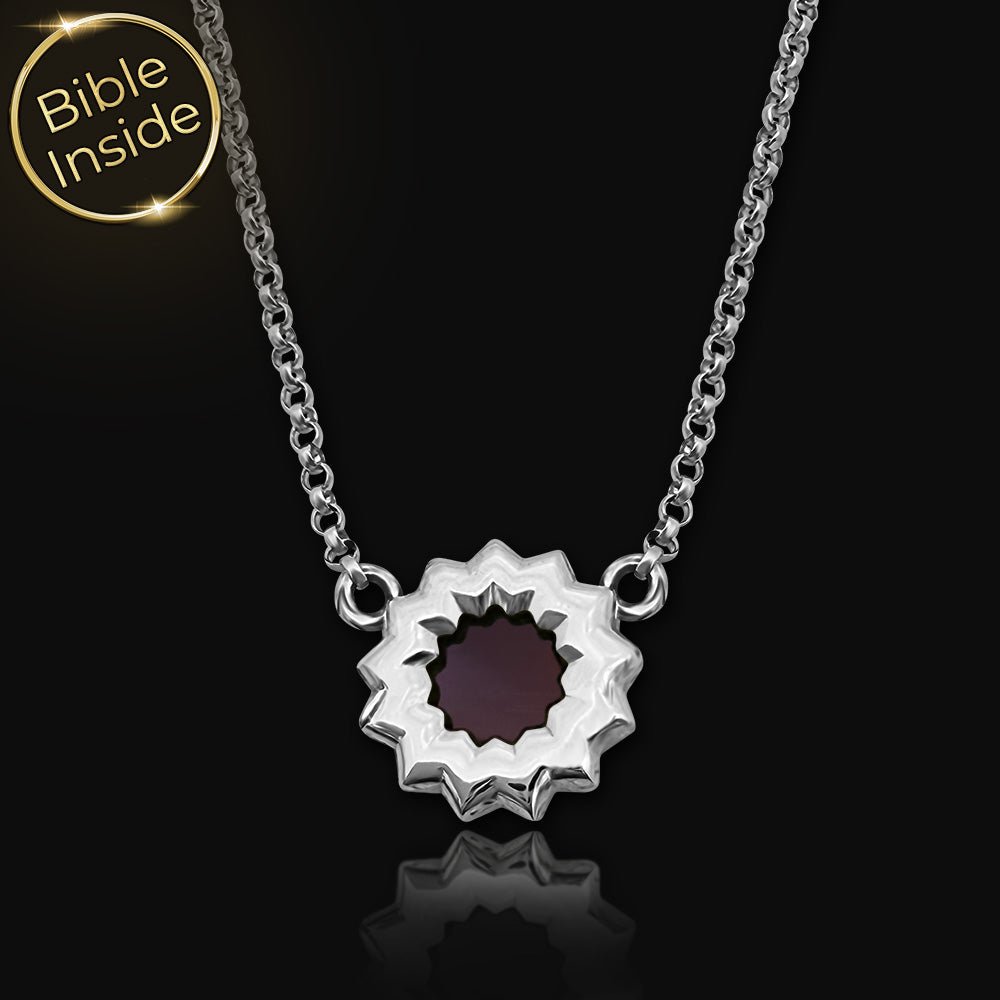 תליון זהב לבן לבת מצווה — פרח האהבה עם שבב ננו תנ"ך וכל 24 הספרים