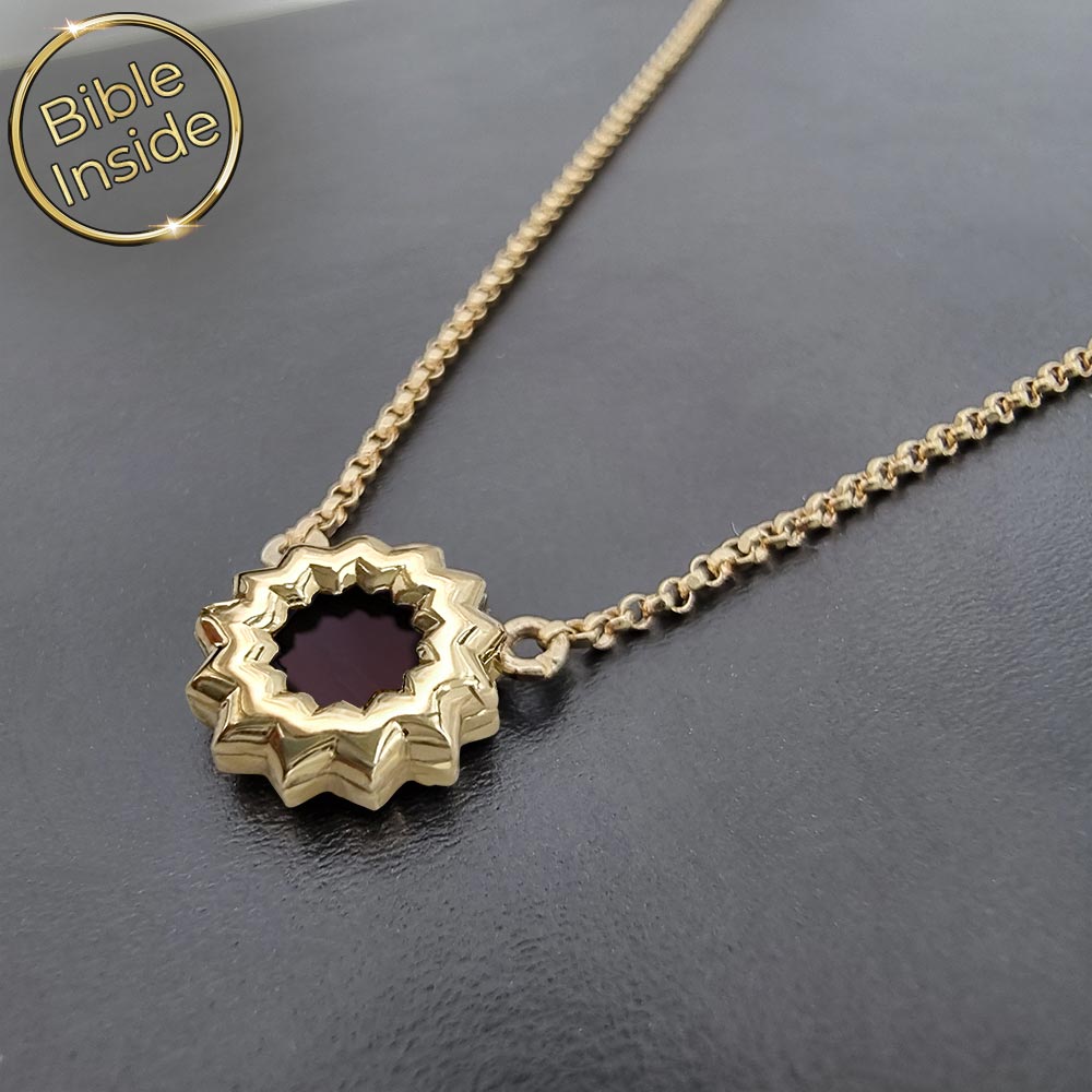 תכשיט מתנה לבת מצווה מסבא וסבתא — שרשרת פרח עם ננו תנ"ך מבית שלמא