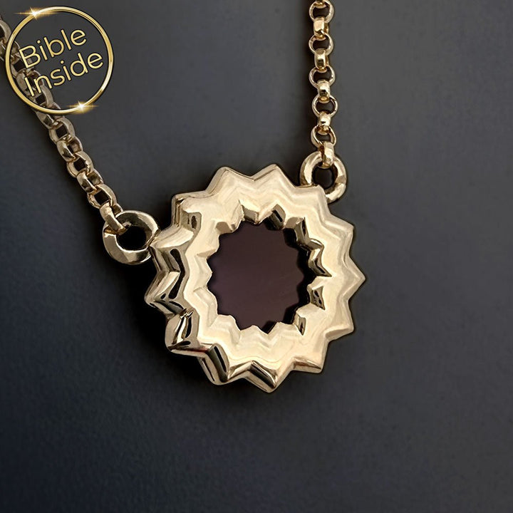 תכשיט לבת מצווה — שרשרת עם ננו תנ"ך בזהב 14 קראט