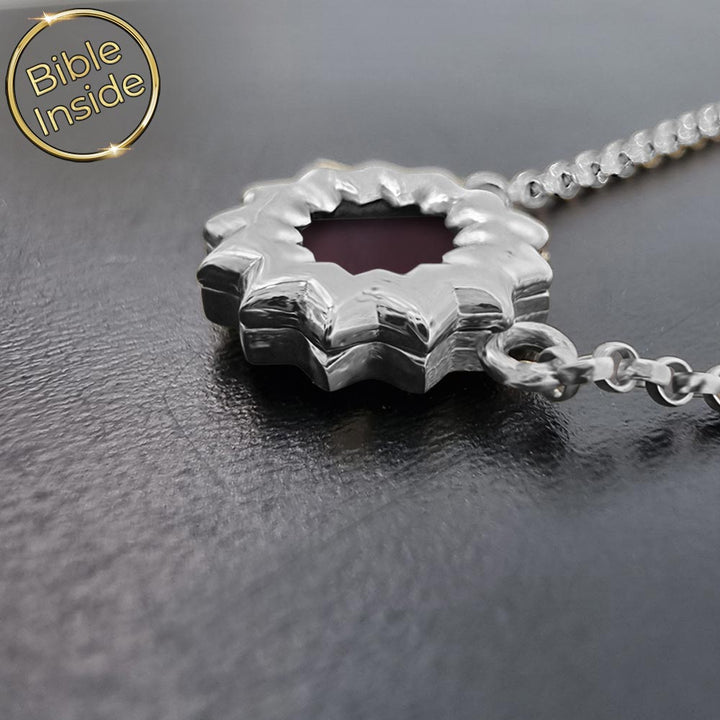 שרשרת זהב לבן לבת מצווה — פרח האהבה עם ננו תנ"ך משובץ