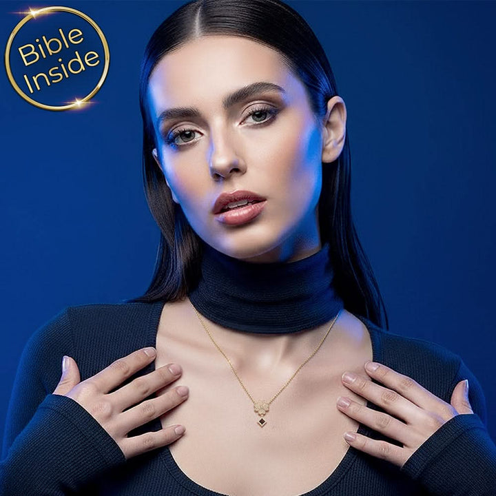 תליון תנך תלתן לאישה מכוסה בזירקוניות נוצצות – ננו תכשיטים
