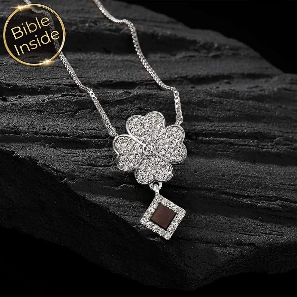 שרשרת עם תנך תלתן מכסף סטרלינג מכוסה זירקוניות לנשים
