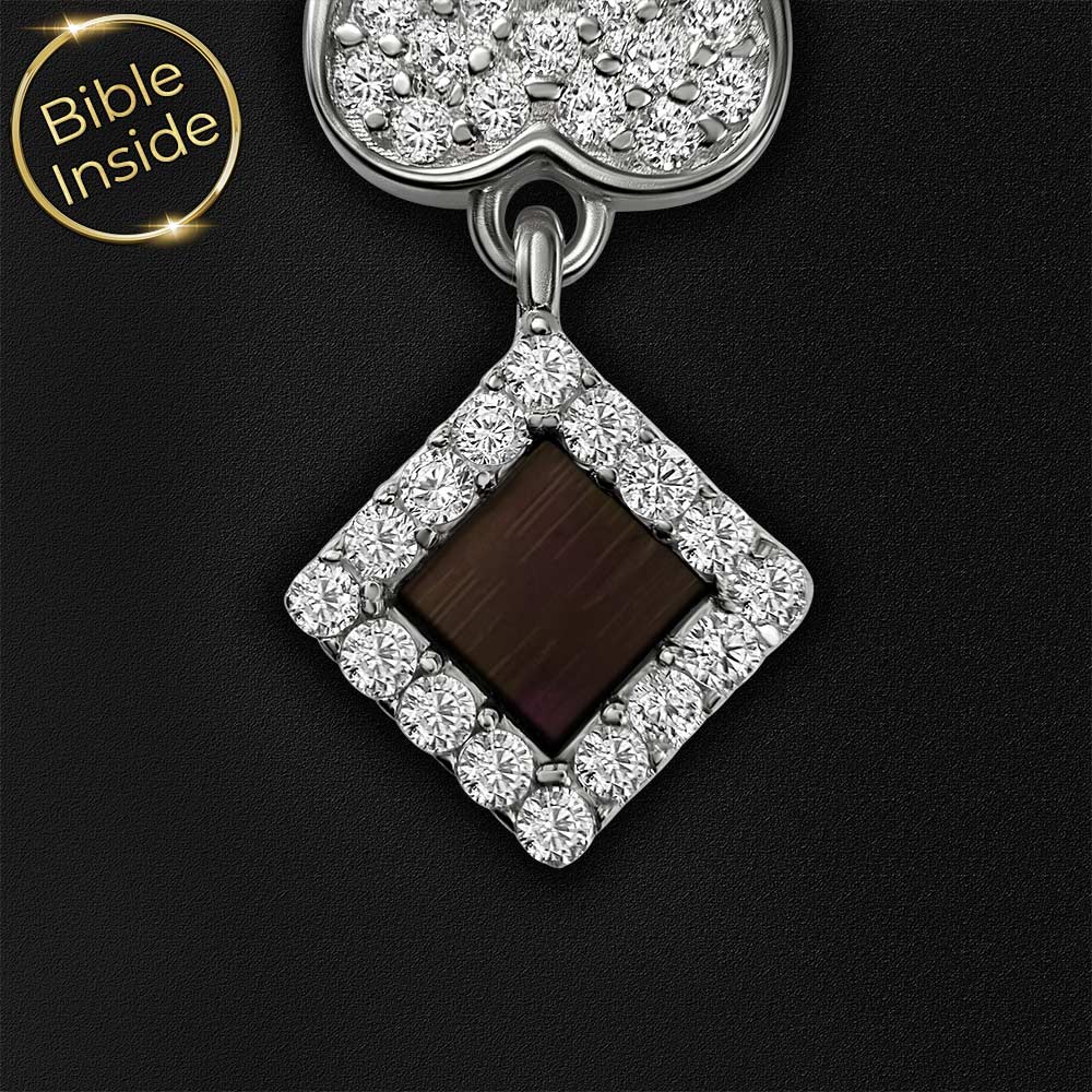 מתנה יוקרתית לפסח – שרשרת תלתן עם כל התנ"ך בפנים