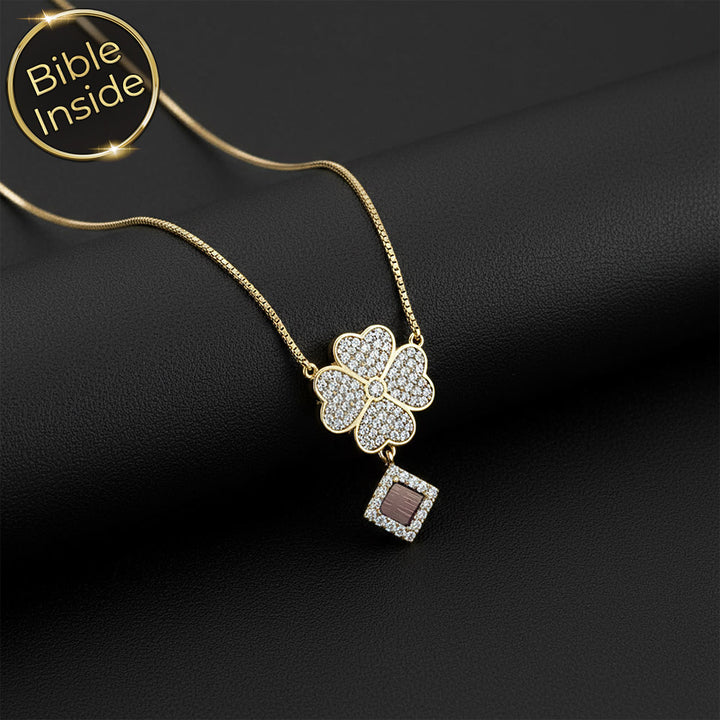 שרשרת תלתן משובצת לאישה – מתנה יוקרתית בעלת משמעות לפסח בזהב 14 קראט