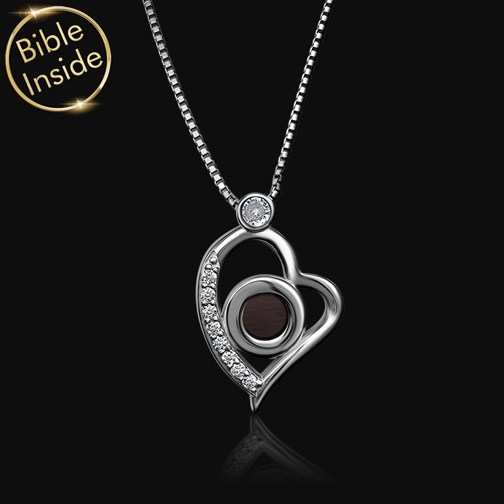 תכשיט לבת מצווה שרשרת לב כסף עם ננו תנ"ך ואבנים נוצצות