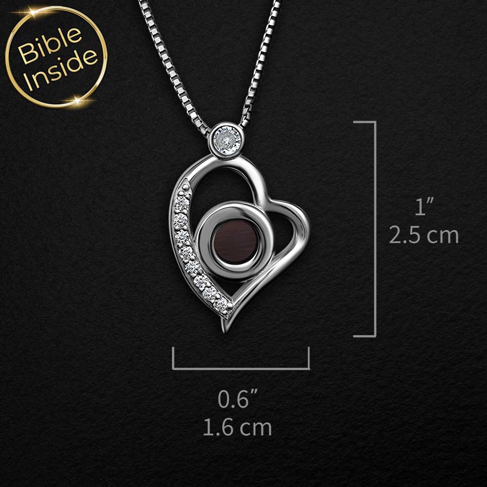 שרשרת בת מצווה כסף סטרלינג בעיצוב לב עם התנ"ך כולו