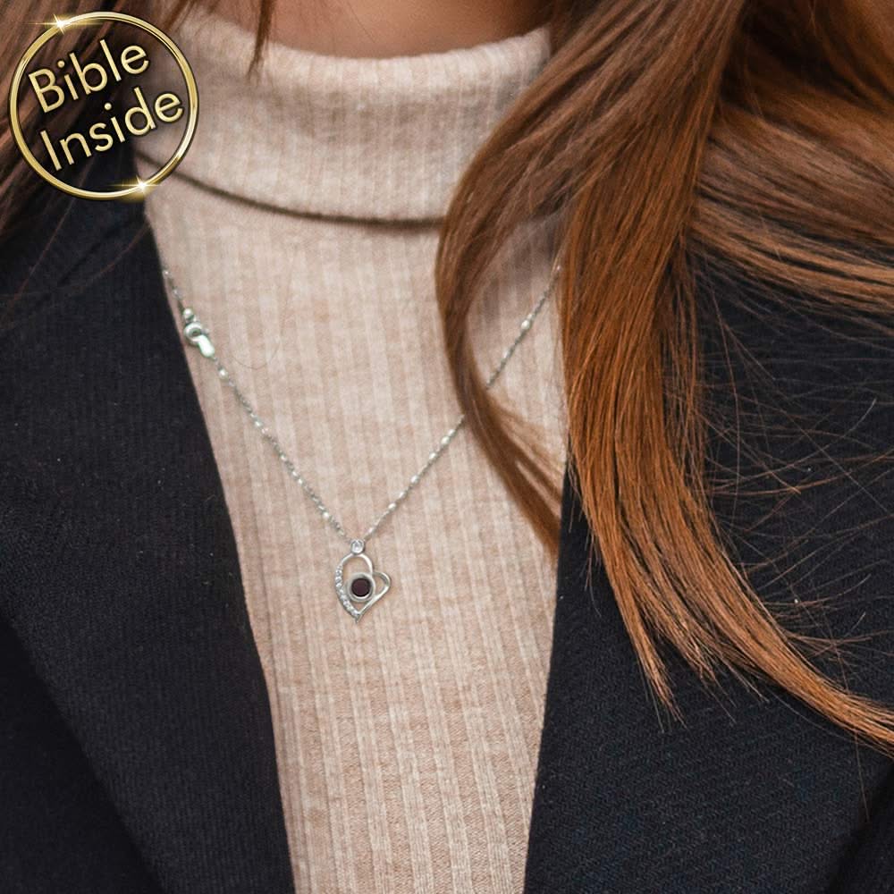 שרשראות ננו תנך כסף לאישה - כל 24 סיפרי התנ"ך בתכשיט | ננו תכשיטים