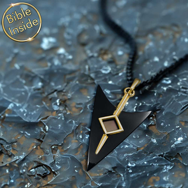 מתנות קטנות לגברים | שרשרת בעיצוב חץ  עם כל התנך