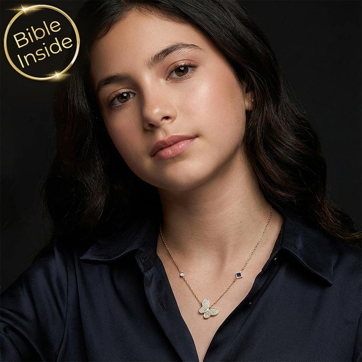 תליון פרפר עדין עם כל התנ"ך קרוב ללב כתכשיט לילדת בת מצווה