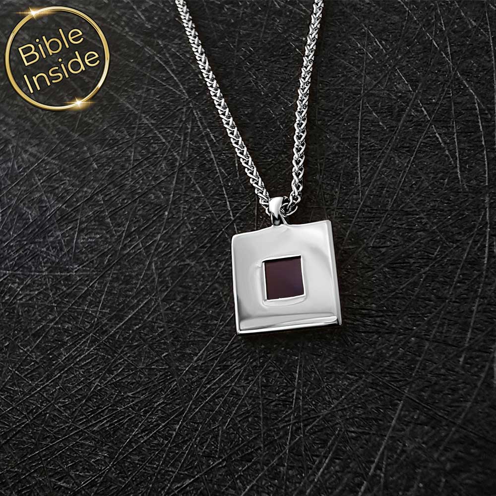 התנך הקטן בעולם בתוך תכשיט לגבר