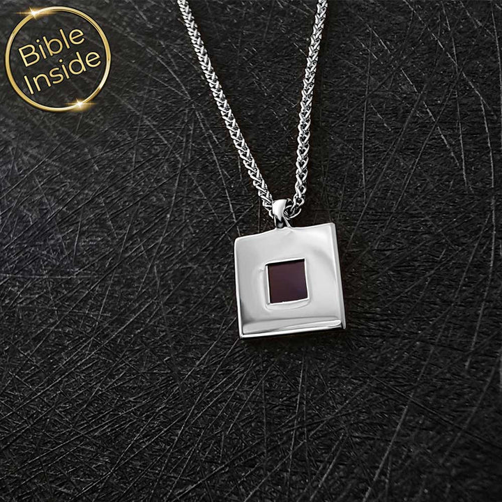 התנך הקטן בעולם בתוך תכשיט לגבר