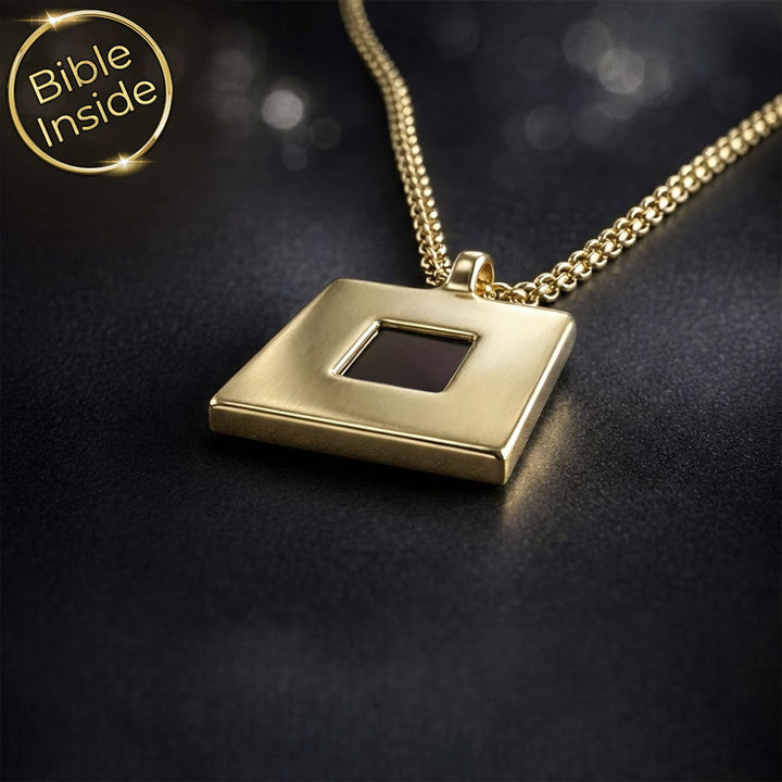 ננו בייבל בתכשיטים - שרשרת עם צ'יפ במרכזה שעליו חרוט התנ"ך השלם