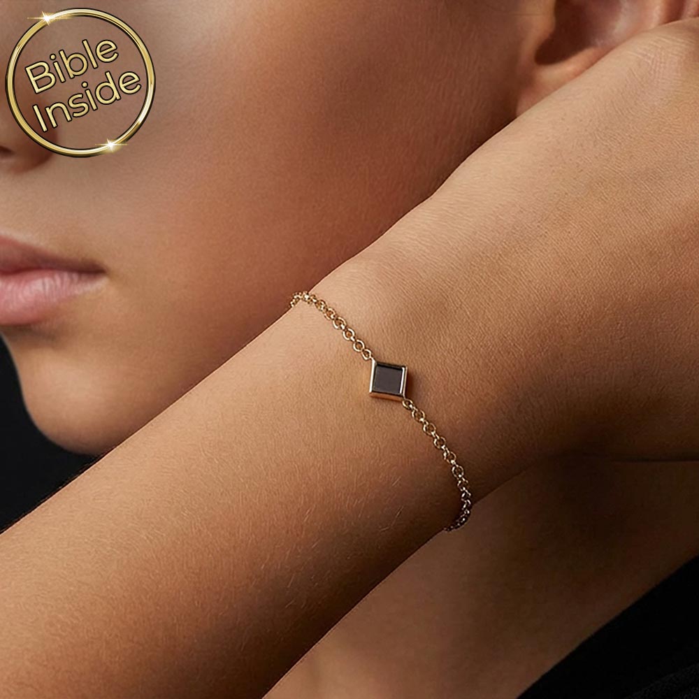 תכשיט לבת מצווה לנכדה – צמיד מעוין עם התנ"ך השלם