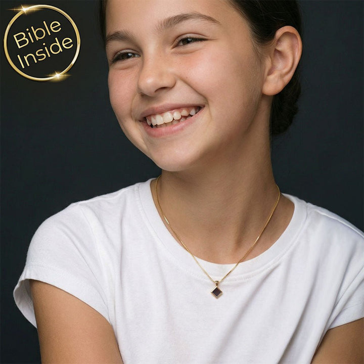 תכשיט לבת מצווה מההורים – תליון מעוין משובץ ננו תנ"ך