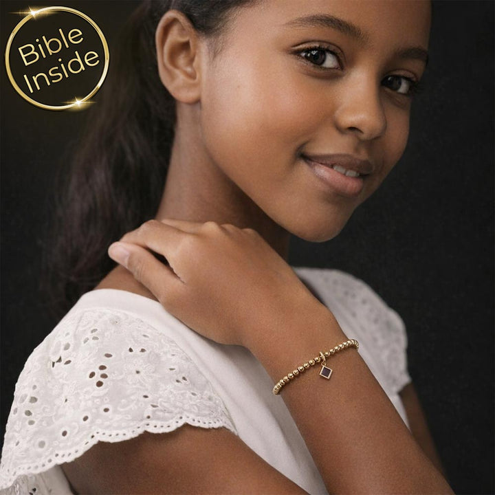 צמיד לבת מצווה — תכשיט יהודי יומיומי עם ננו תנ"ך משובץ