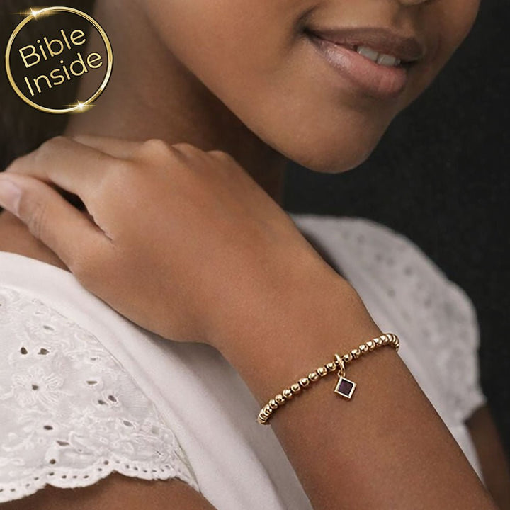 תכשיטים לבת מצווה זהב — צמיד חרוזים עדין עם כל התנ"ך בפנים