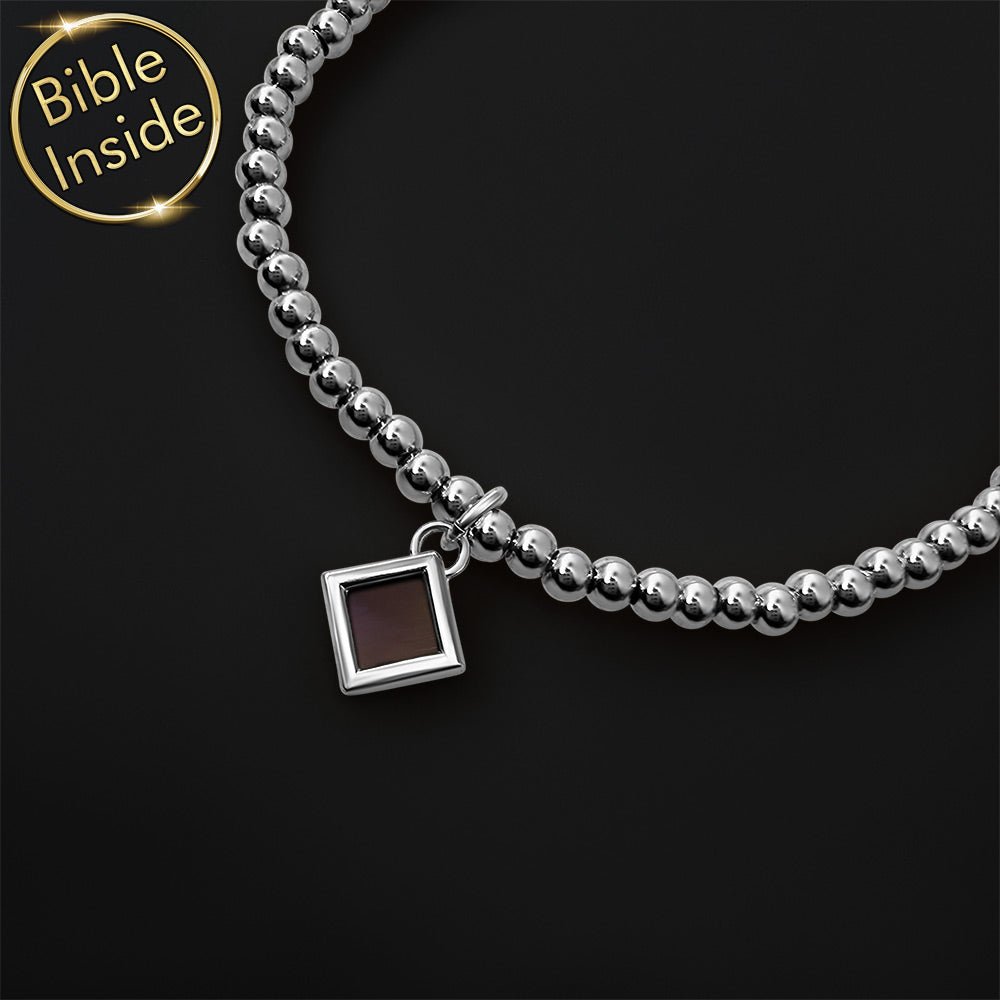 צמידים לבת מצווה — חרוזי כסף עדינים עם ננו תנ"ך בתליון מעוין