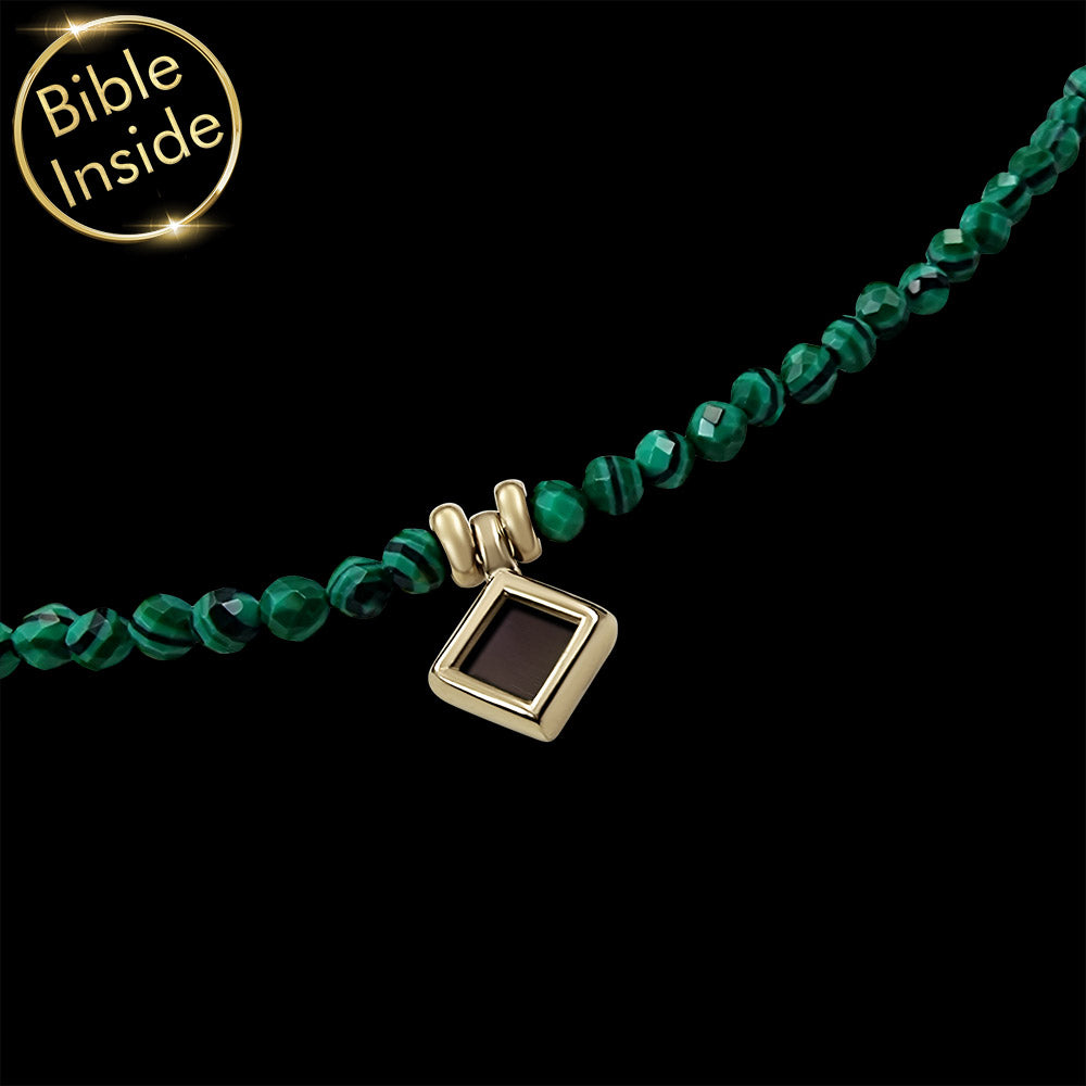 שרשרת בת מצווה מסבא וסבתא – חרוזי מלכיט טבעיים עם ננו תנ"ך