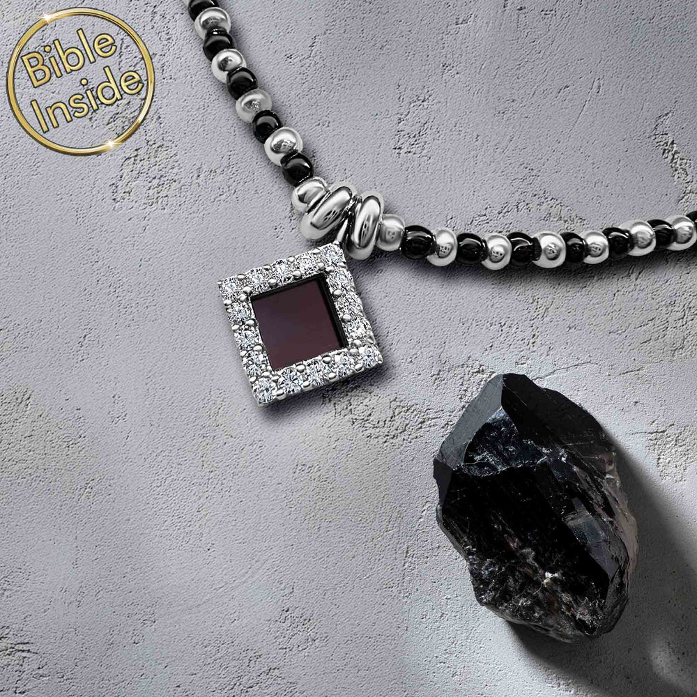 רעיון למתנה לפסח – שרשרת חרוזים עדינה עם תליון ננו תנ"ך