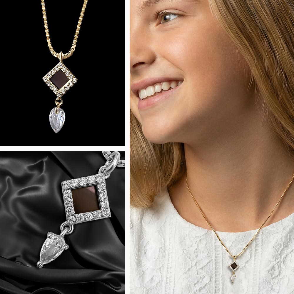 רעיון למתנת בת מצווה שרשרת עדינה עם תליון נוצץ וננו תנ"ך