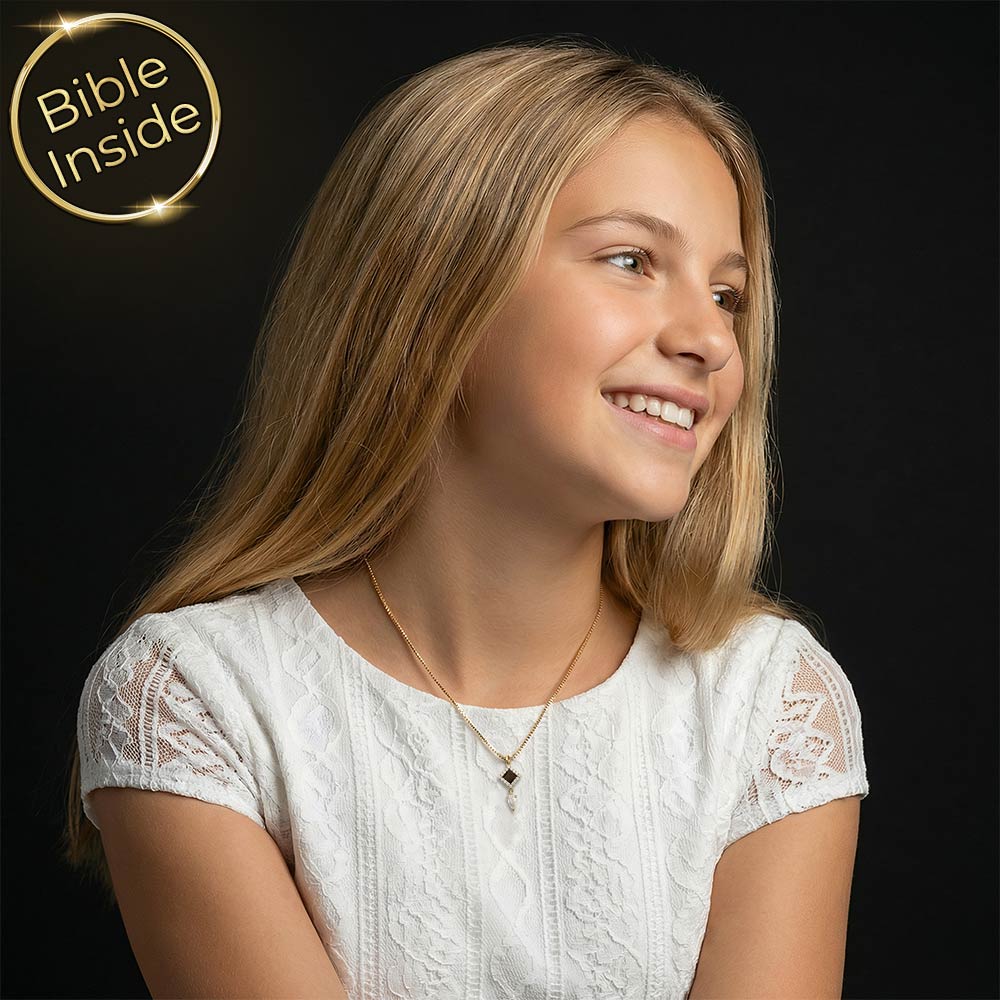 תכשיט לילדת בת מצווה שרשרת זהב אלגנטית עם ננו תנ"ך