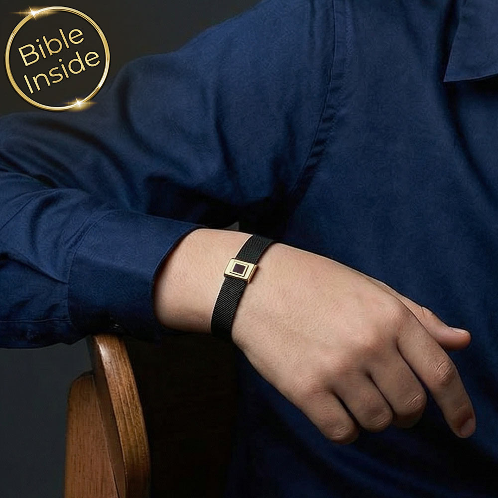 צמיד לבר מצווה — רצועה שחורה עם ננו תנ"ך בזהב 14 קראט