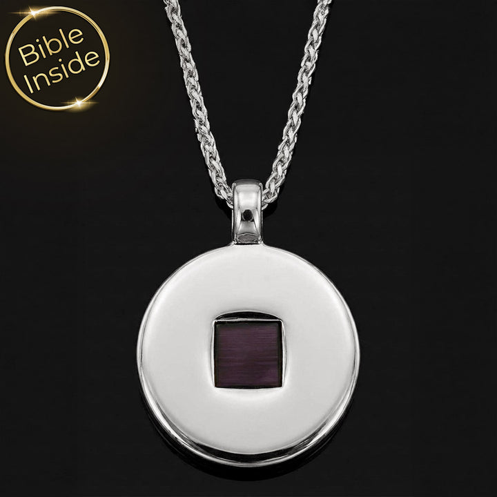 ננו תנך תליון כסף עגול עם שבב כהה במרכז, שרשרת מינימליסטית